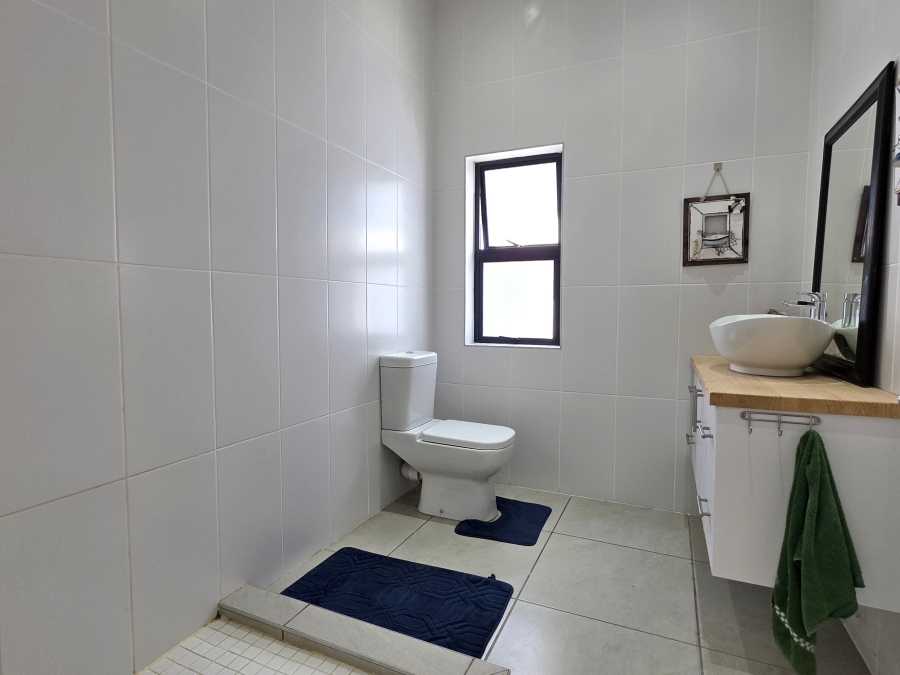3 Bedroom Property for Sale in Wavecrest Eastern Cape